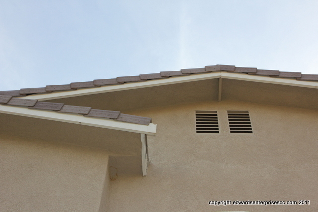 Fascia Corner Repaired: Edward’s Enterprises Fascia.
