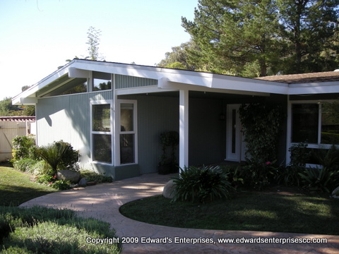Santa Clarita 91350, 91382, 91383 and 91390 Residential hauling projects: Beautiful home in Camarillo which we removed fascia, eaves, rain gutters, old closet organizers and damaged stucco and hauled it away.
