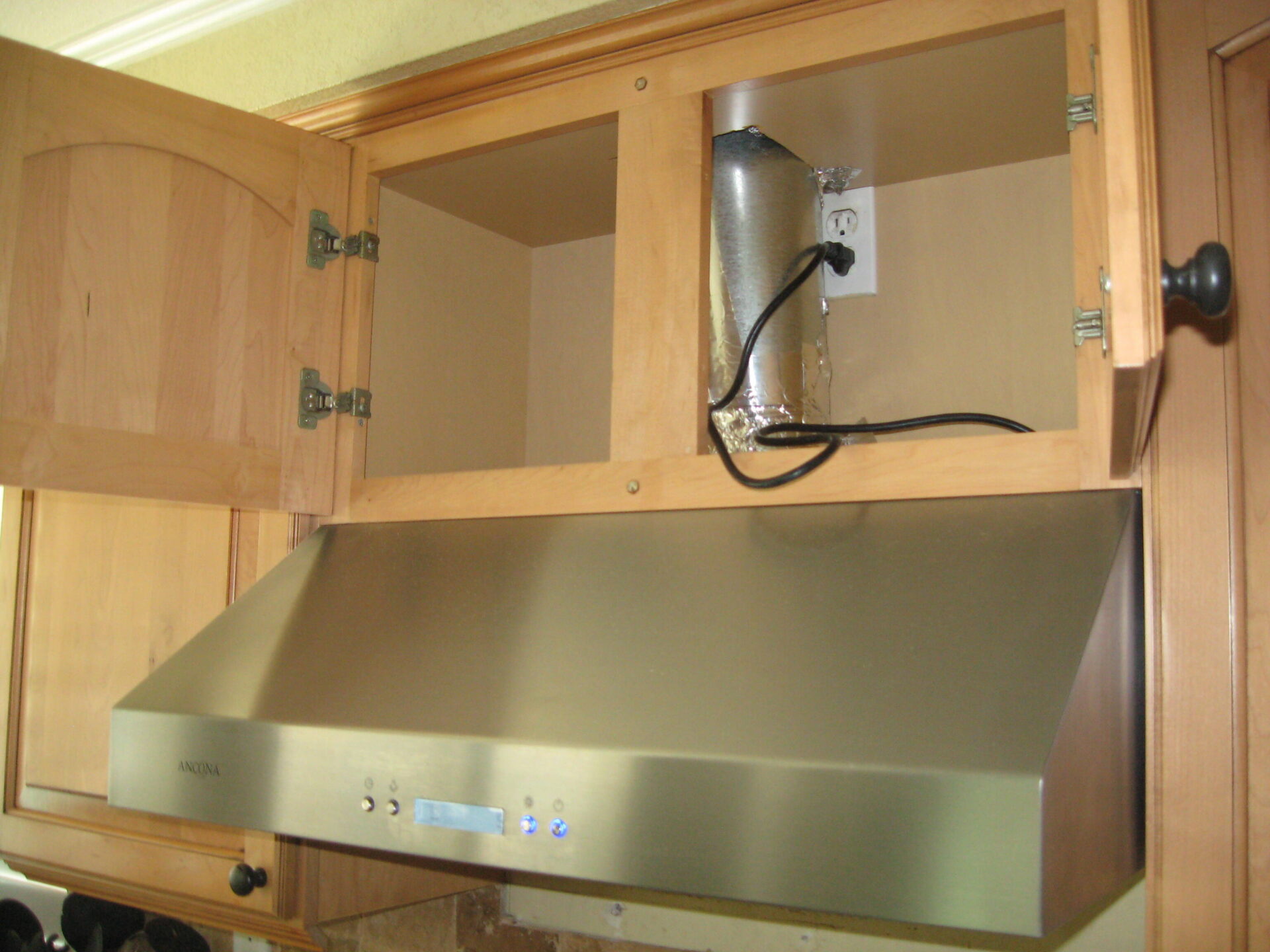 Home Kitchen Exhaust Fan Repair & Residential Kitchen Hood Installs