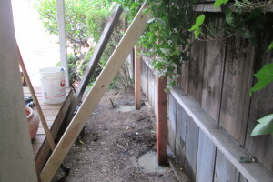 Carpentry Fence Leaning Repair - Carpentry