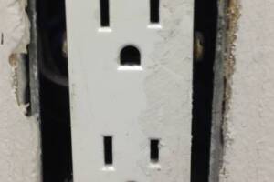 Electrical Switch Plugs Faceplate Replace - Electrical