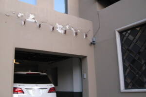 Hauling Home Trellis Demo Driveway - Hauling