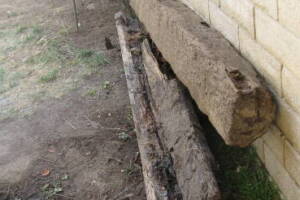 Hauling Yard Waste Wood Logs - Hauling