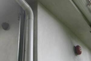 Landscaping Pressure Washing Walls Spiderwebs - Landscaping