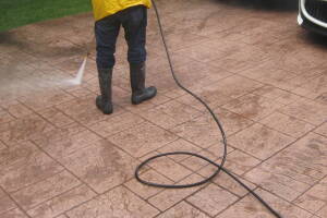 Landscaping Pressure Washing Walls Spiderwebs - Landscaping