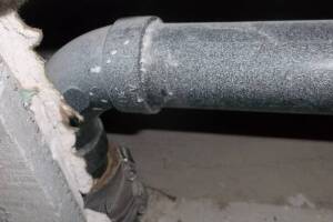 Plumbing Tub Shower Leak Caulking - Plumbing