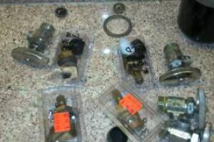 Plumbing Faucet Leaking Parts Replaced - Plumbing