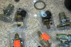 Plumbing Faucet Leaking Parts Replaced - Plumbing