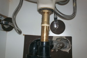 Plumbing Faucet Leaking Parts Replaced - Plumbing