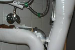Plumbing Faucet Store Restroom Replacement - Plumbing