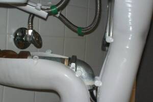 Plumbing Faucet Store Restroom Replacement - Plumbing