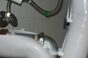 Plumbing Faucet Store Restroom Replacement - Plumbing