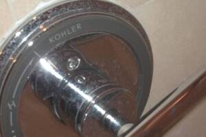Plumbing Tub Shower Leak Caulking - Plumbing