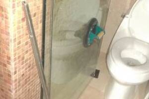 Plumbing Tub Shower Leak Caulking - Plumbing