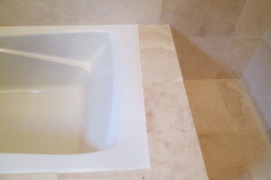 Plumbing Tub Shower Leak Caulking - Plumbing