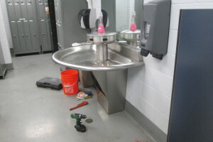 Plumbing Sink Retail Restroom Unclogged - Plumbing