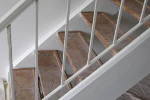 Repair Apartment Carpet Removal Stairs Paint - Repair