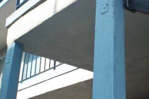 Repair Apartment Stairs Support Beam Paint - Repair