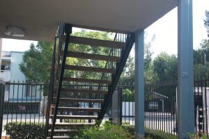 Repair Apartment Stairs Support Beam Paint - Repair
