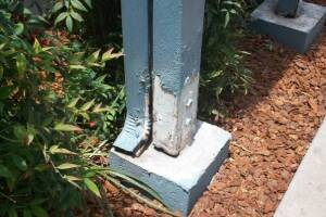 Repair Apartment Stairs Support Beam Paint - Repair
