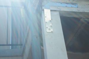 Repair Apartment Stairs Support Beam Paint - Repair