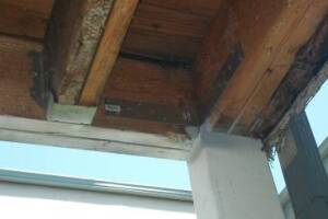 Repair Apartment Stairs Support Beam Paint - Repair