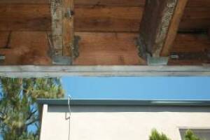 Repair Apartment Stairs Support Beam Paint - Repair