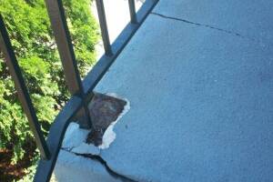 Repair Apartment Stairs Support Beam Paint - Repair