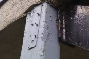 Repair Apartment Stairs Support Beam Paint - Repair