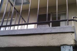 Repair Apartment Stairs Support Beam Paint - Repair