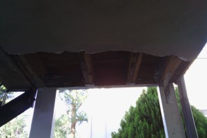 Repair Apartment Stairs Support Beam Paint - Repair