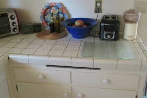 Repair Handyman Kitchen Counter Regrout - Repair