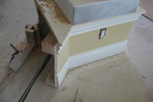 Repair Handyman Moulding Drywall Paint - Repair