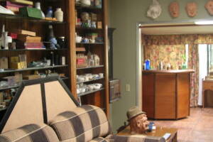 Repair Handyman Paint Hang Artwork - Repair