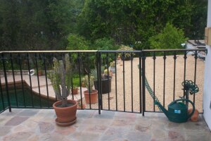 Repair Handyman Rod Iron Fence Repaint - Repair