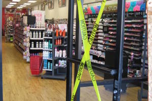 Repair Screen Window Broken Emergency Boardup - Repair