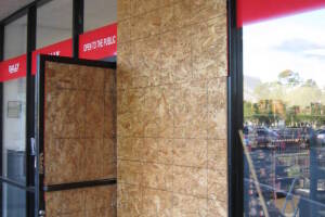 Repair Screen Window Broken Emergency Boardup - Repair